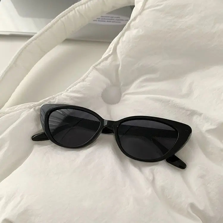 2024 Vintage Cat Eye Women Sunglasses Vintage Small Frame Sun Glasses for Men Luxury Brand Design Outdoor Eyewear UV400